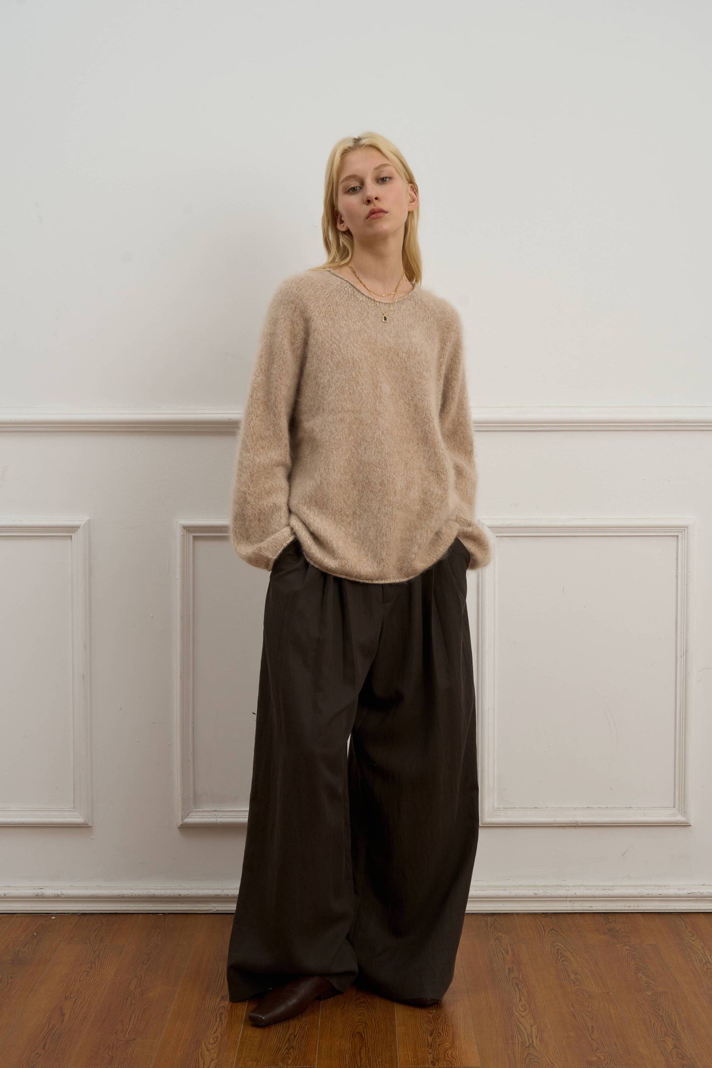 Straight-Leg Pleated Wide-Leg Pants for Effortless Style