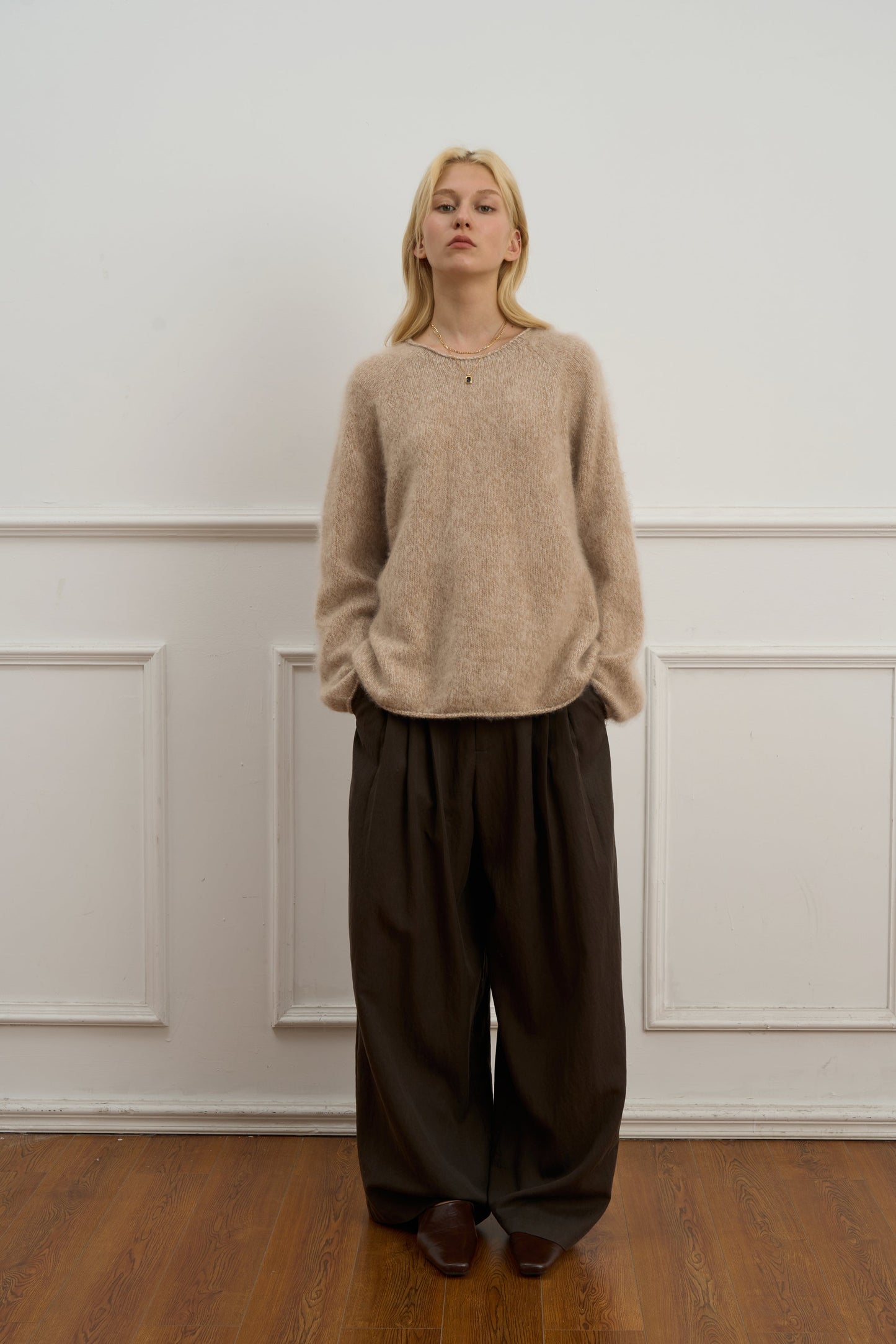 Straight-Leg Pleated Wide-Leg Pants for Effortless Style