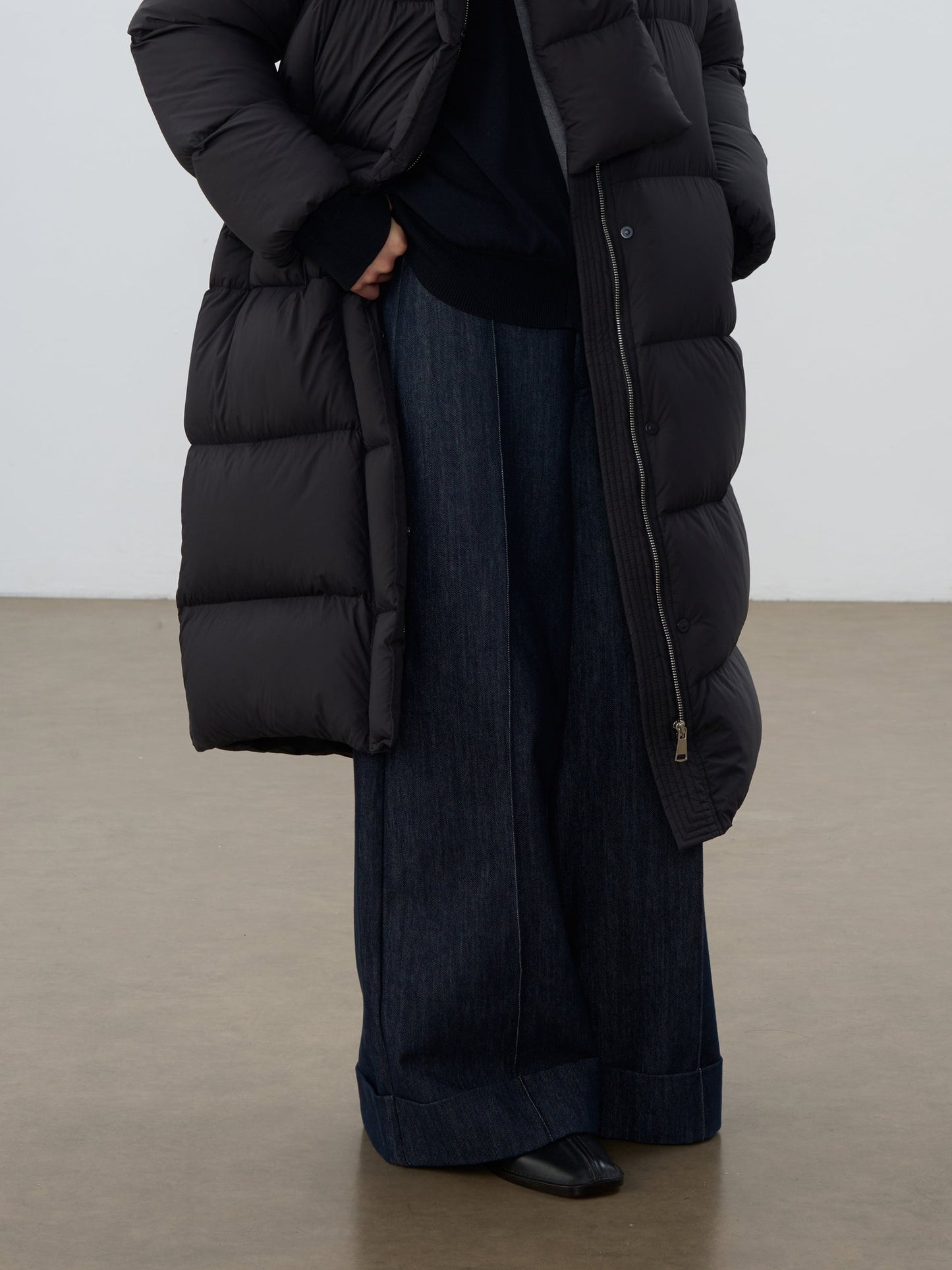 Vintage High-Waisted Wide-Leg Pants with Rolled Hems